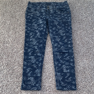 Imelda Jeans size 30 women's skinny design denim